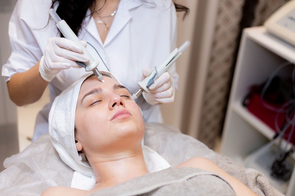 Collagen stimulation treatment at Aterna Wellness