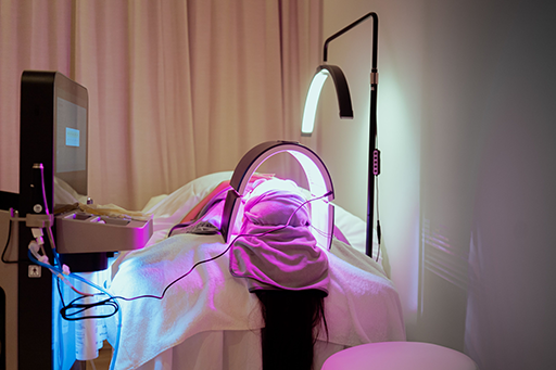 Deep cleansing HydraFacial at Aterna Wellness