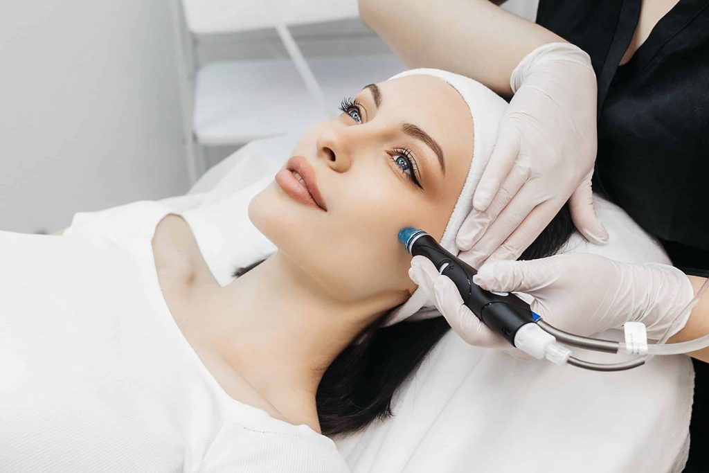 HydraFacial skin treatment at Aterna Wellness